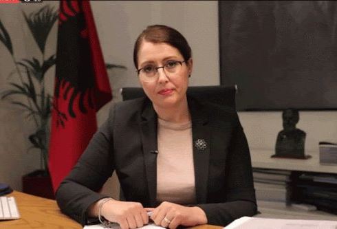 Rihapja: Manastirliu shpejgon cfare do ndodhe me fashat orare dhe transportin publik